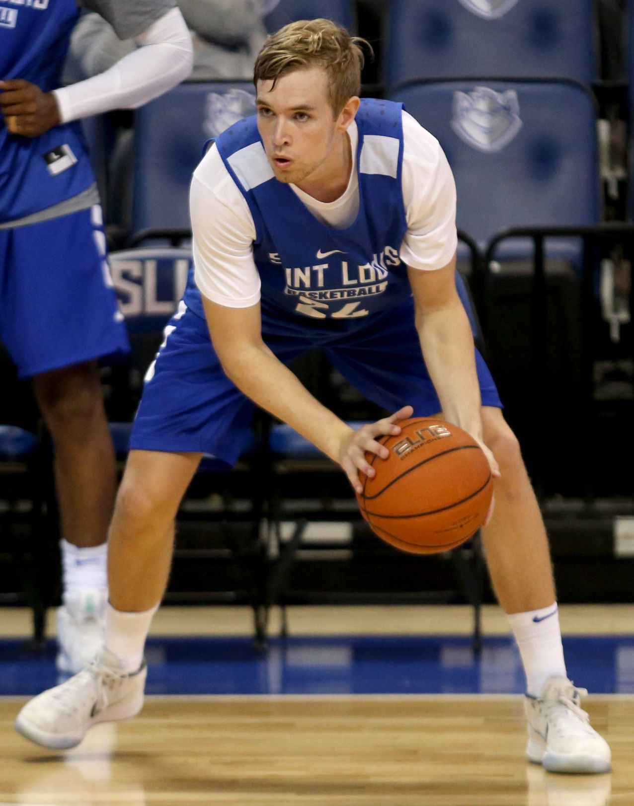 SLU mens basketball team begins practice